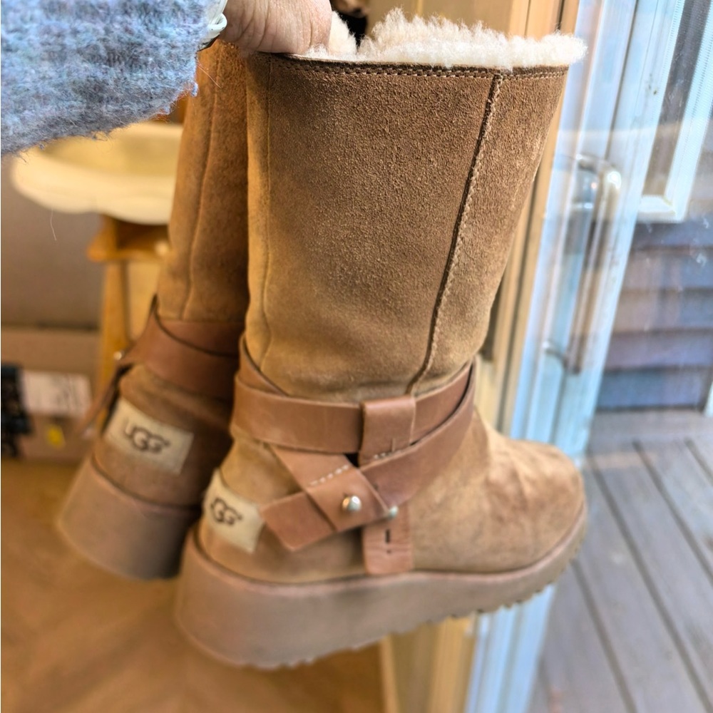 Authentic UGG boots chestnut